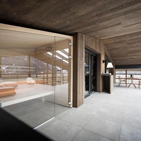 Ovina'S Haus Apartment กัมโปตูเรส ภายนอก รูปภาพ