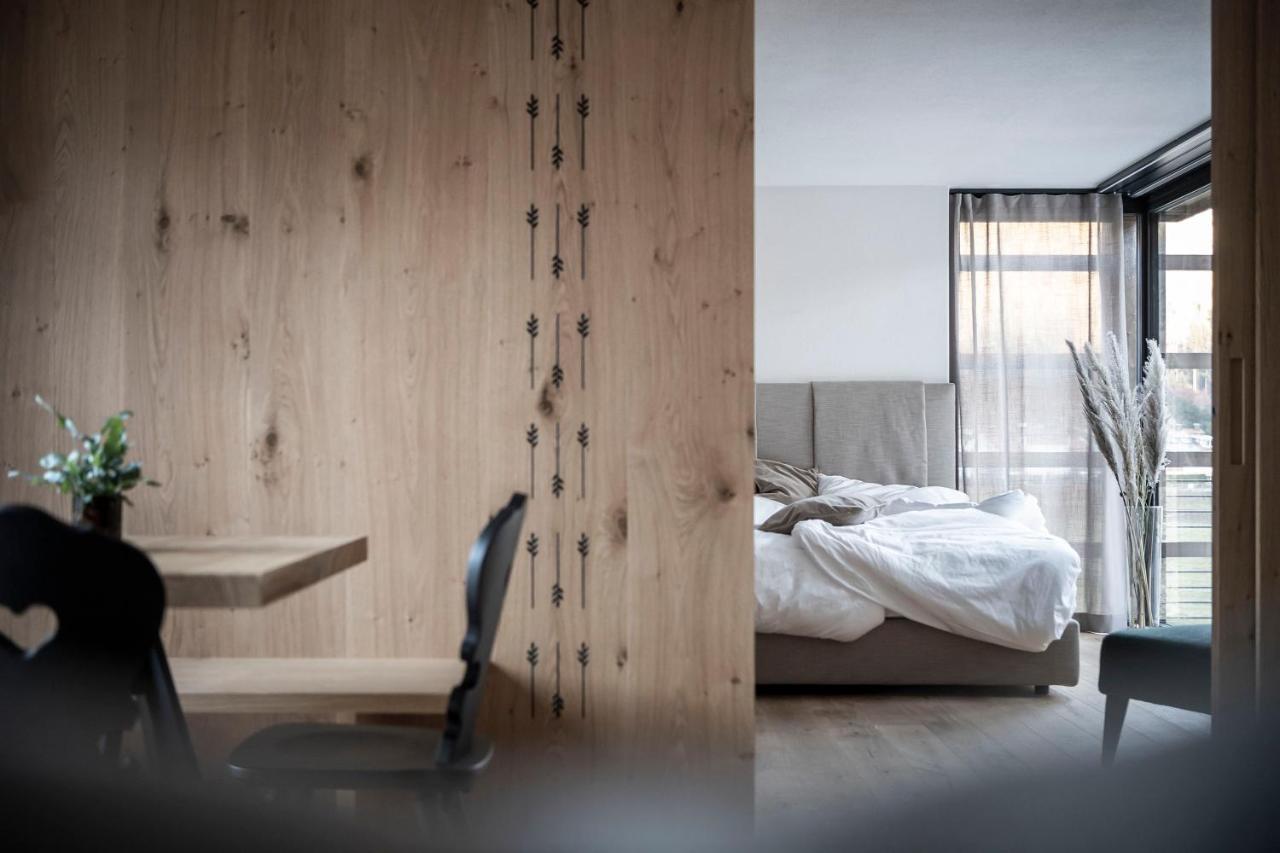 Ovina'S Haus Apartment กัมโปตูเรส ภายนอก รูปภาพ