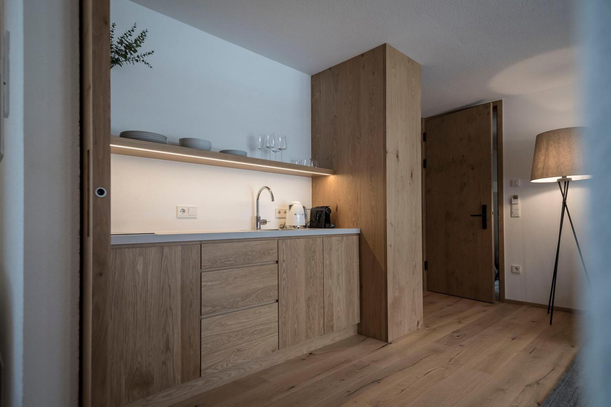 Ovina'S Haus Apartment กัมโปตูเรส ภายนอก รูปภาพ