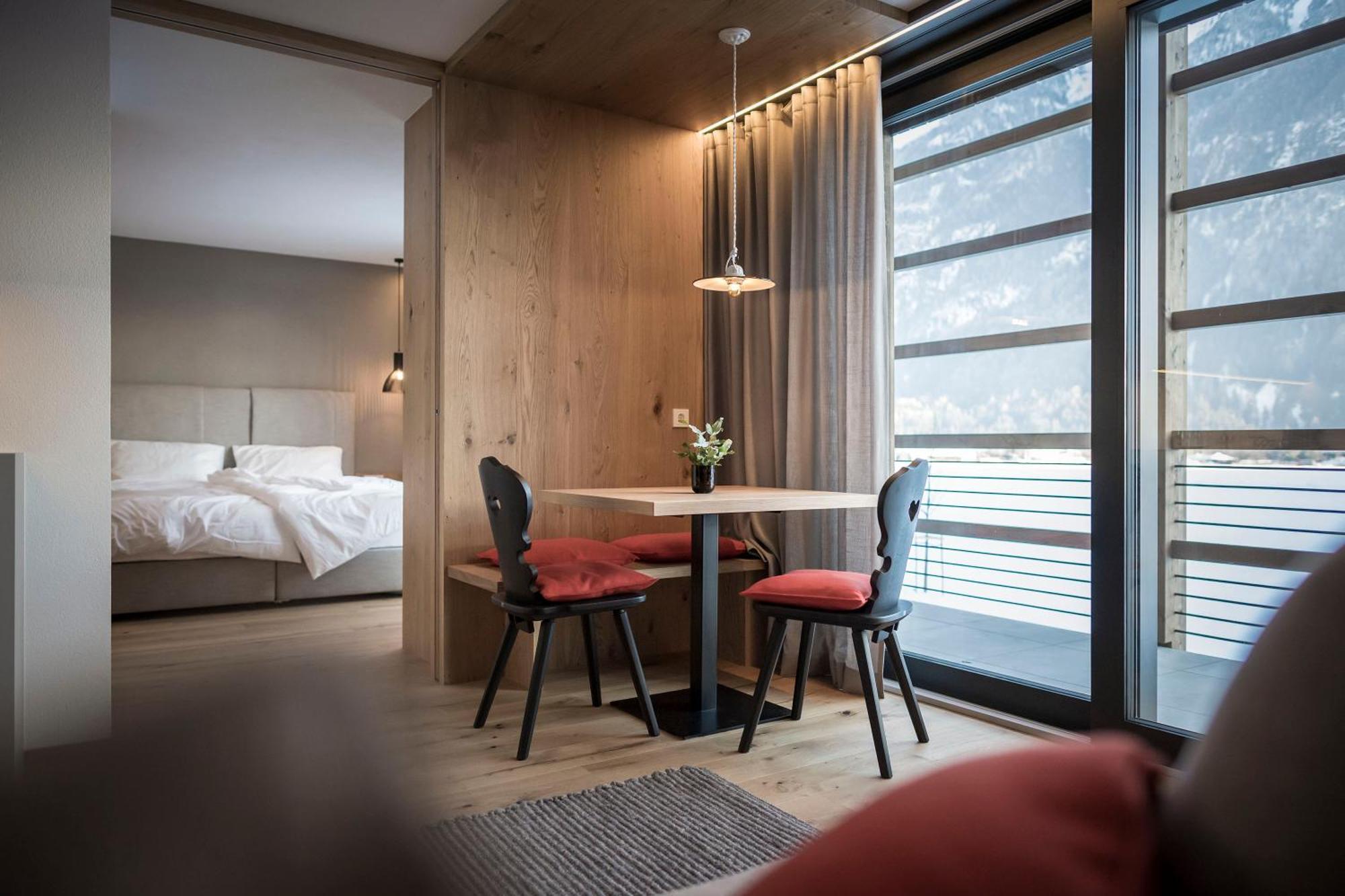 Ovina'S Haus Apartment กัมโปตูเรส ภายนอก รูปภาพ