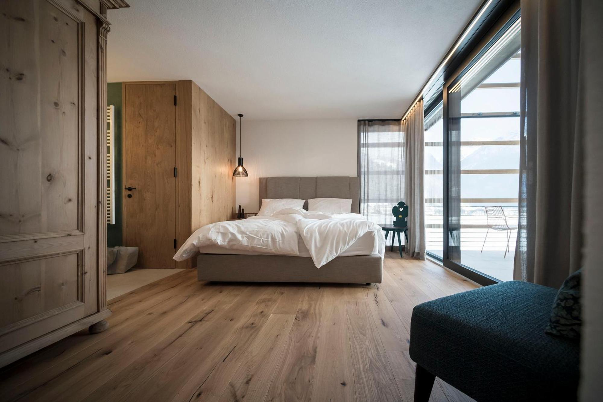 Ovina'S Haus Apartment กัมโปตูเรส ภายนอก รูปภาพ