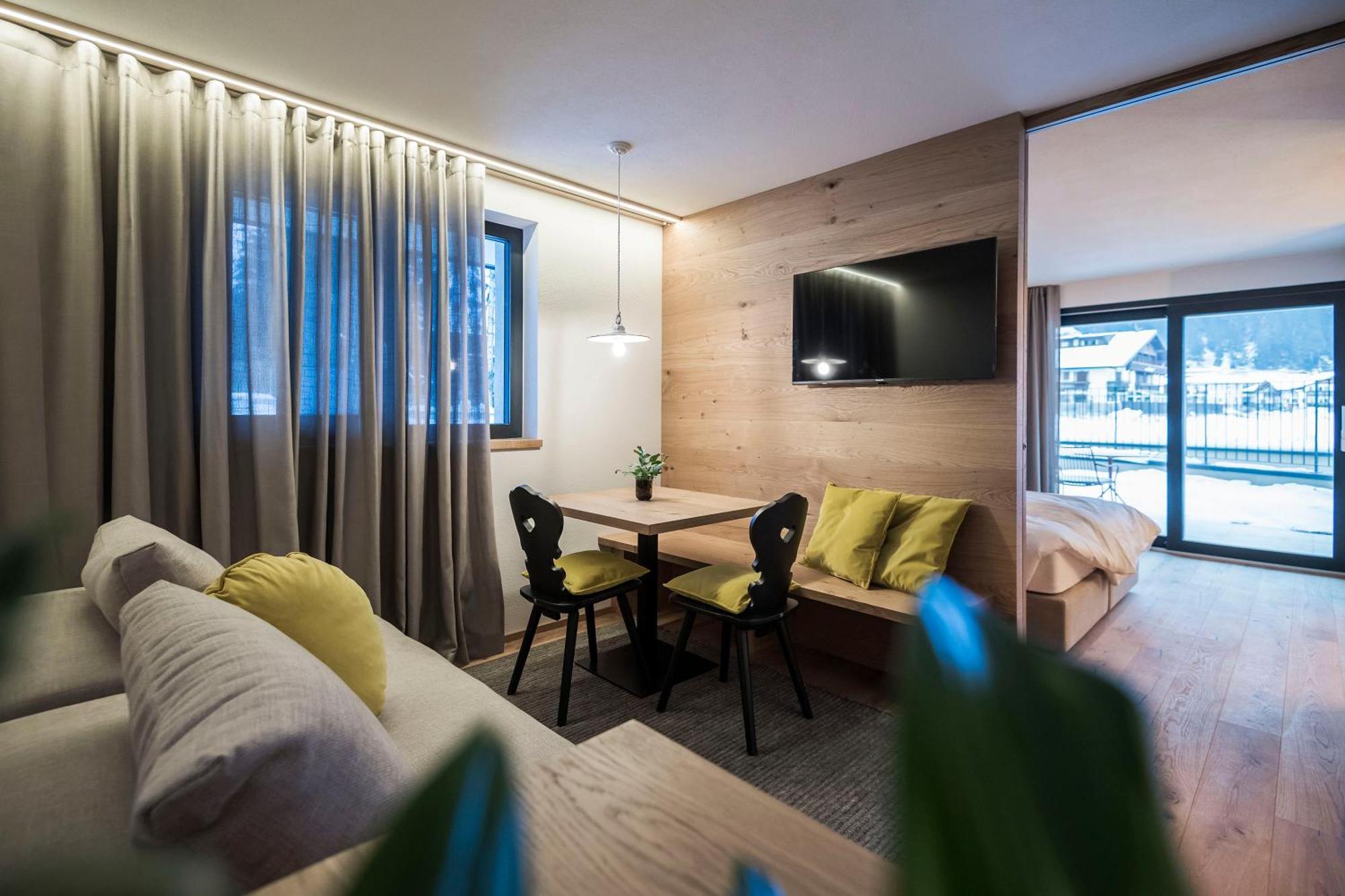 Ovina'S Haus Apartment กัมโปตูเรส ภายนอก รูปภาพ