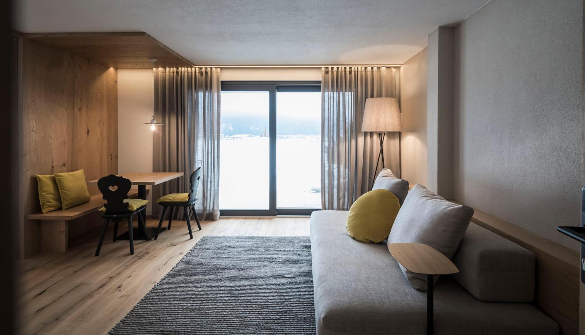 Ovina'S Haus Apartment กัมโปตูเรส ภายนอก รูปภาพ