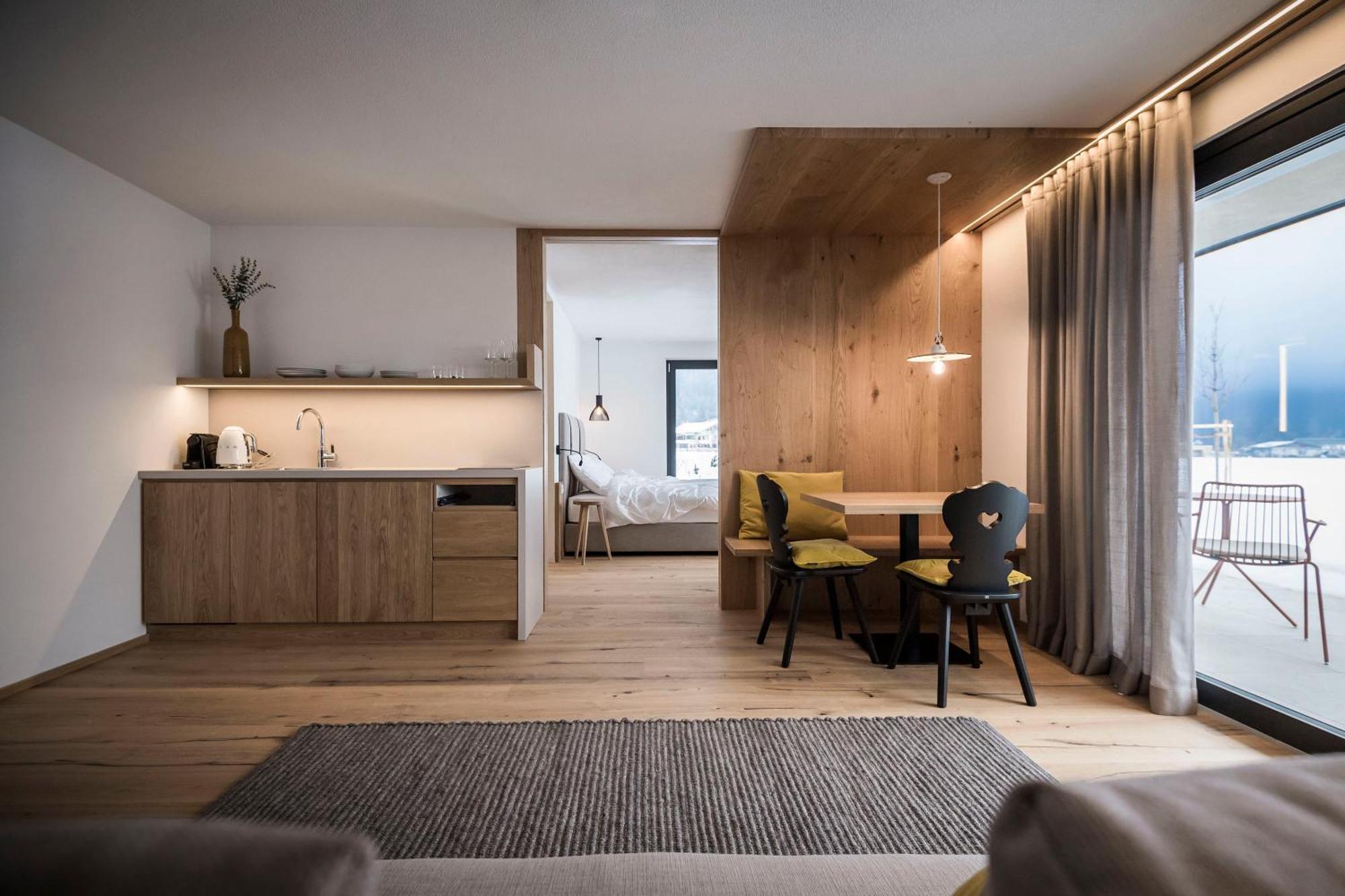 Ovina'S Haus Apartment กัมโปตูเรส ภายนอก รูปภาพ