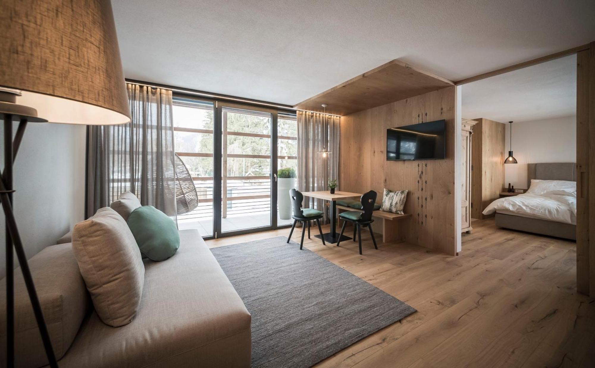 Ovina'S Haus Apartment กัมโปตูเรส ภายนอก รูปภาพ